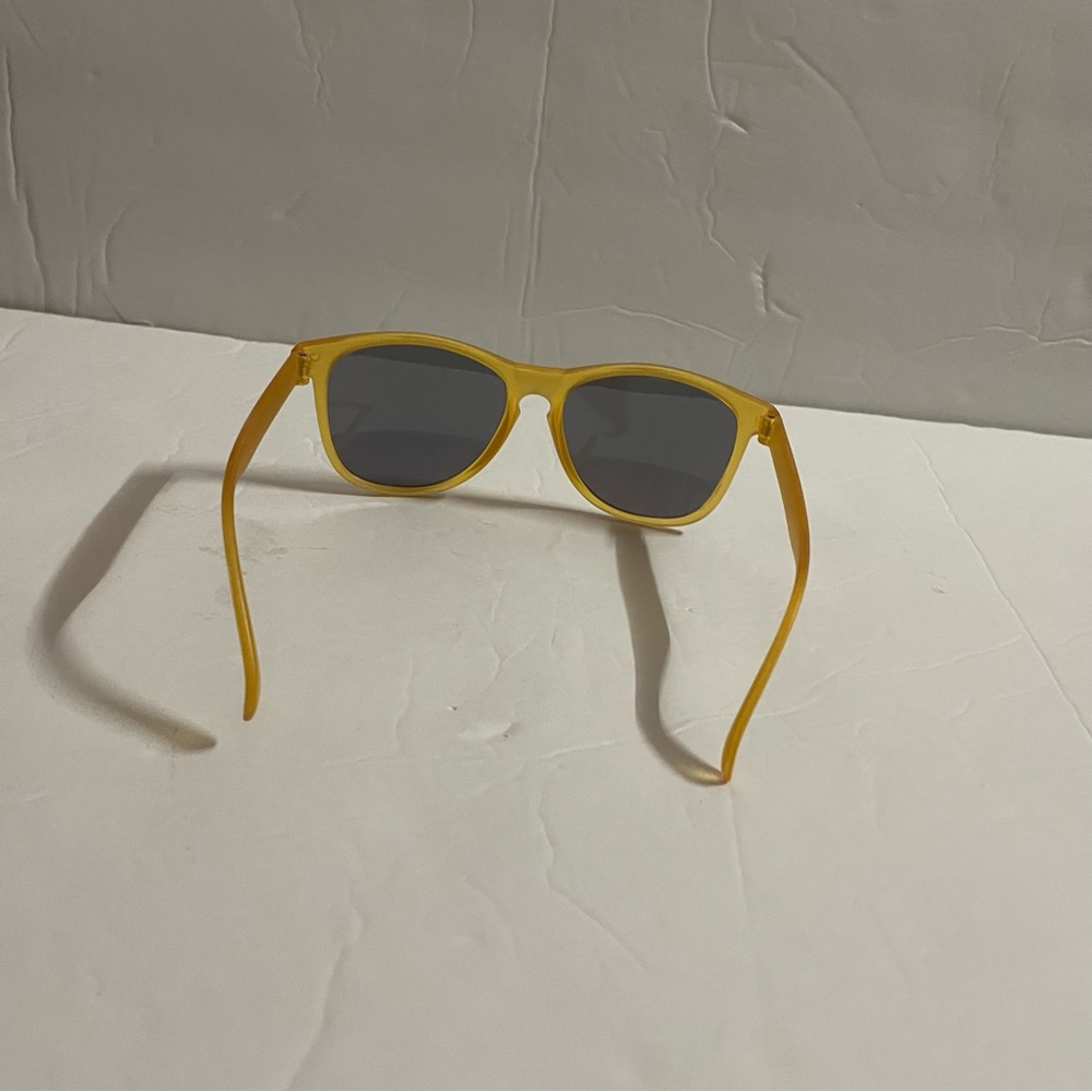 Orange Plastic Sunglasses Wayfarer Lenses Style with Black Case - Picture 4 of 11